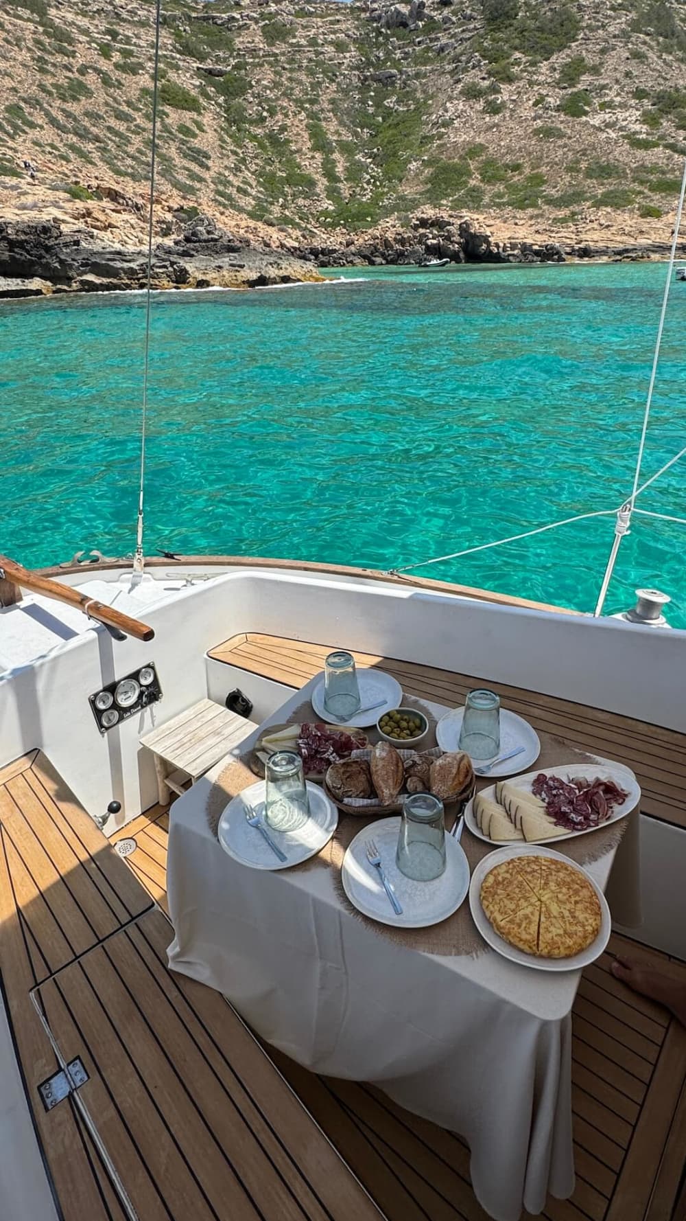 Solnedgång med stil, turkost badstopp och solnedgångar under den gyllene timmen på en 2-timmars privat kryssning från Palma