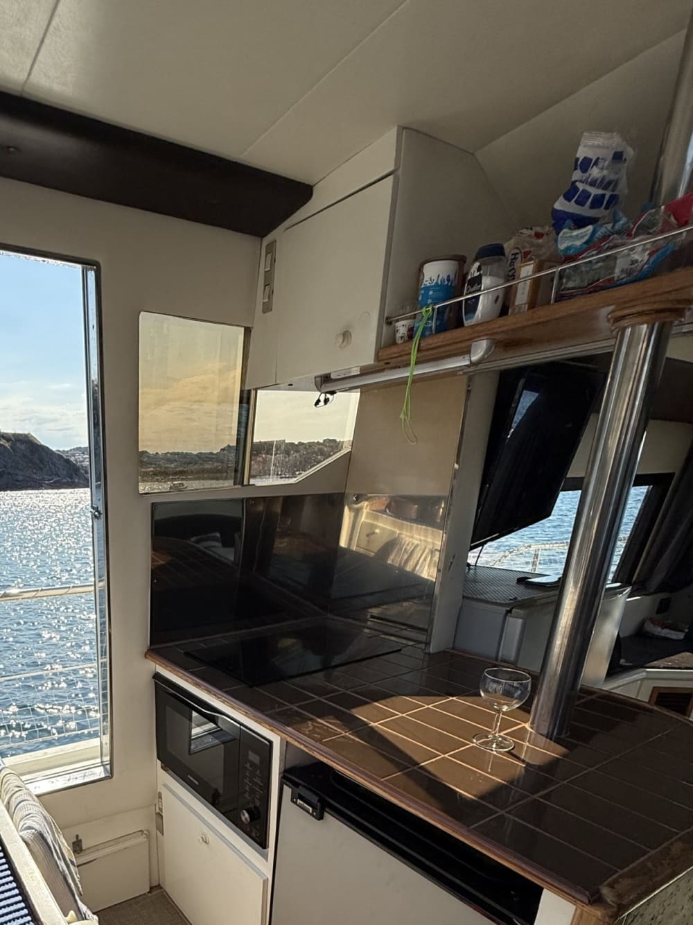 Plaisir absolu à Argelès-sur-Mer : passez 4 h sur un yacht à moteur