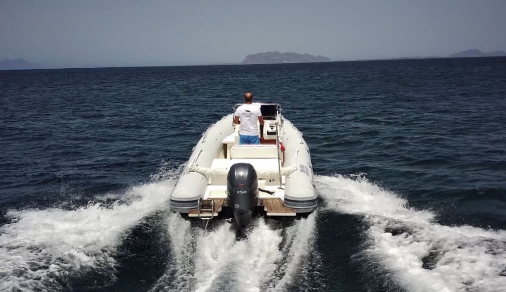 Zephyr van de Egadi: 9 uur lang de wonderen van Favignana en Levanzo ontdekken