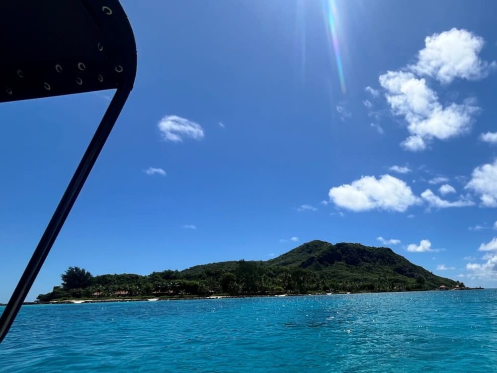 Ημερήσια απόδραση: Μεταφορά στο Πράσλιν και το Λα Ντιγκ με εξοπλισμό για κολύμβηση με αναπνευστήρα