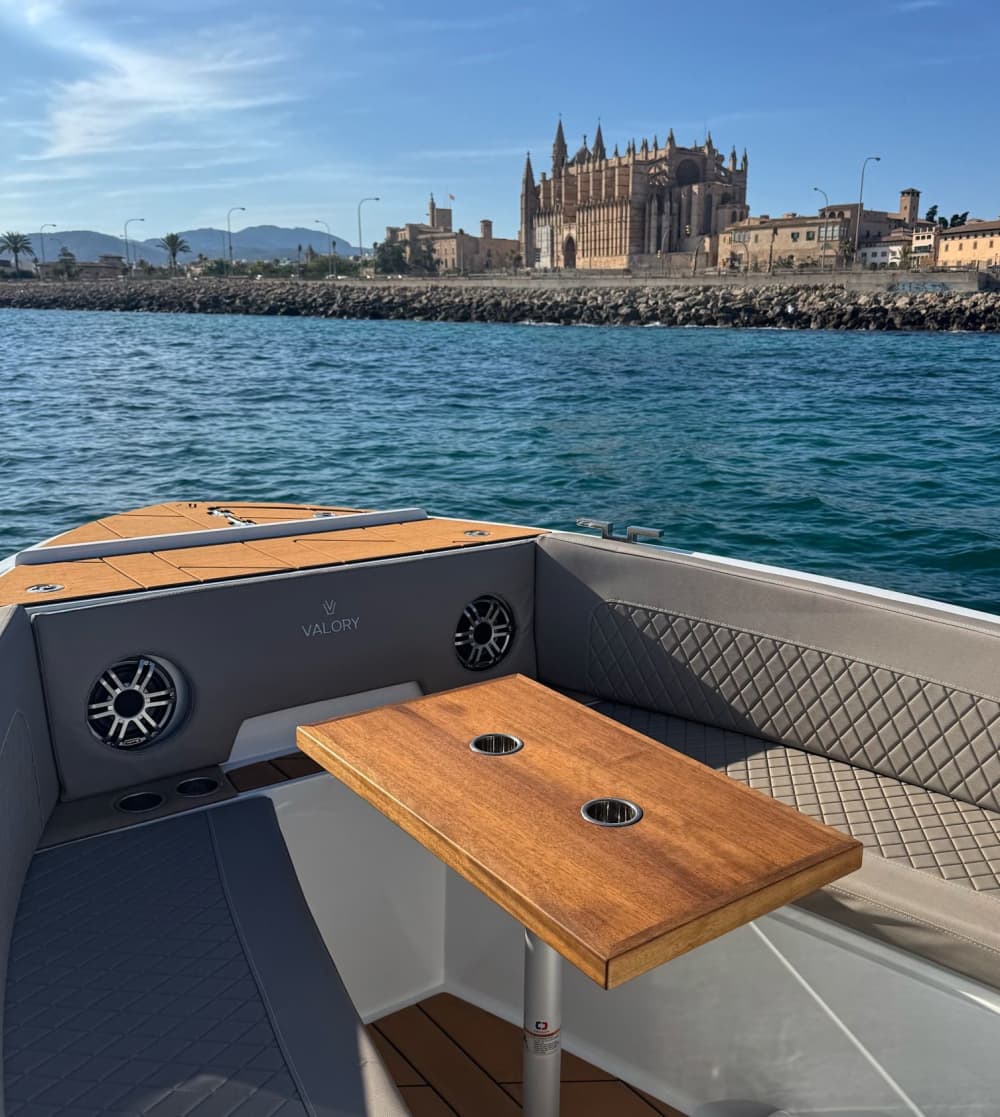 4-Hour Mediterranean Afternoon Escape – Secret Coves and Inflatable Platform