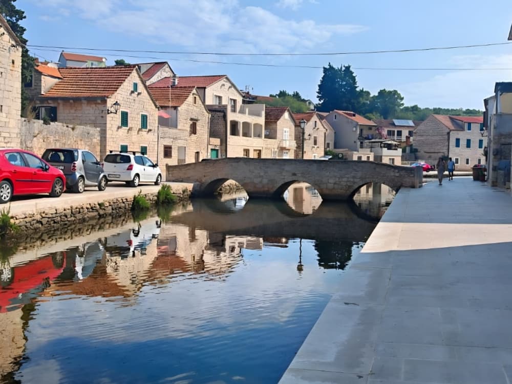 Prywatna luksusowa łódź Colnago 38 z opcją all-inclusive do 3 wysp z błękitnymi jaskiniami, ukrytymi zatokami i słynnym Złotym Rogiem