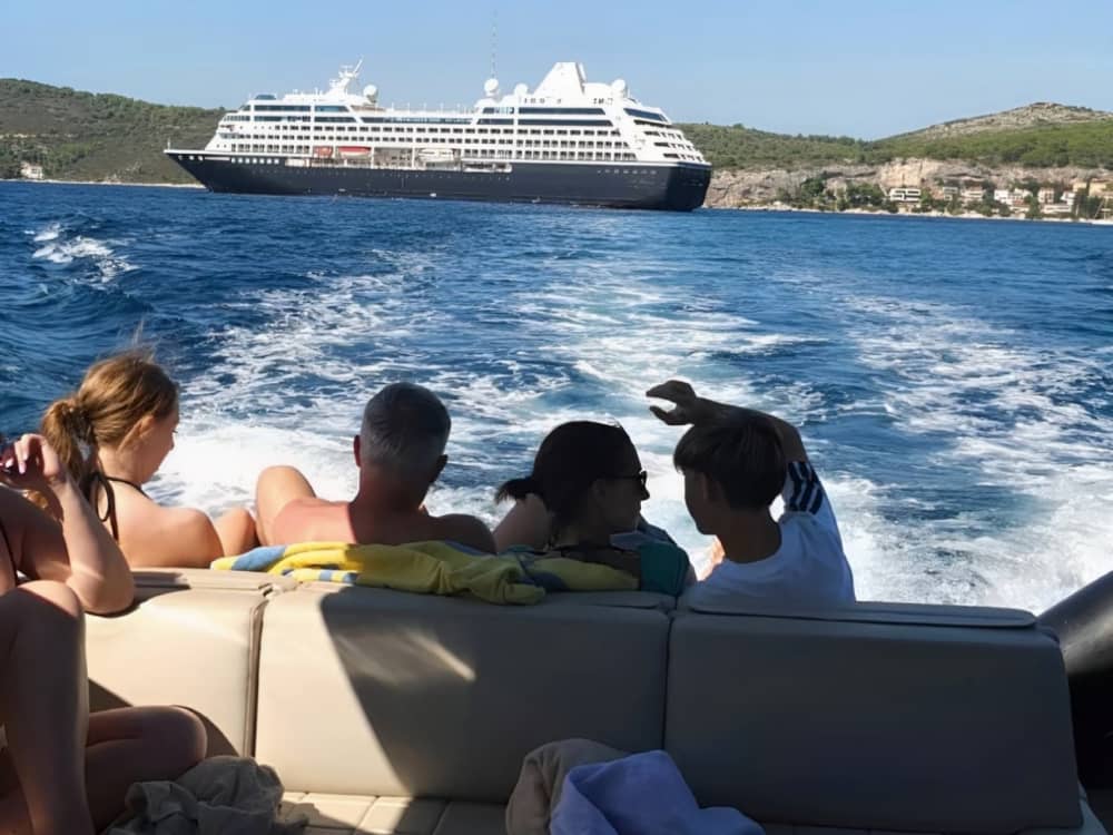 Escapada en barco de lujo con todo incluido a 4 islas con la ciudad de Hvar y las islas Pakleni