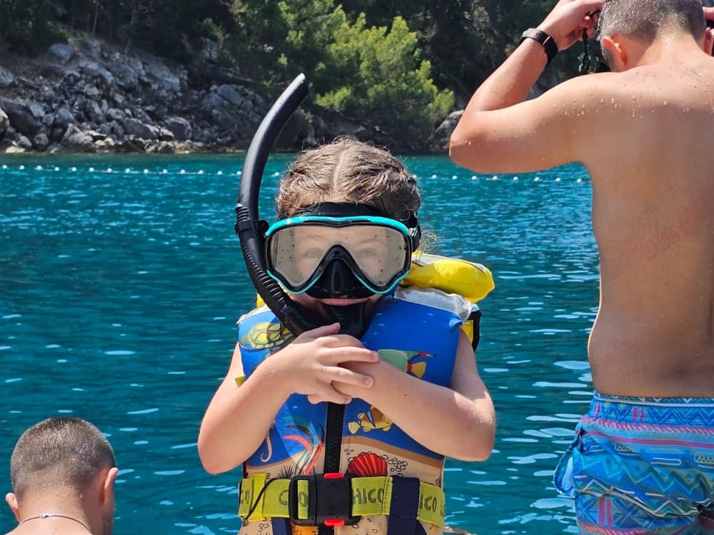 Escapada en barco de lujo con todo incluido a 4 islas con la ciudad de Hvar y las islas Pakleni