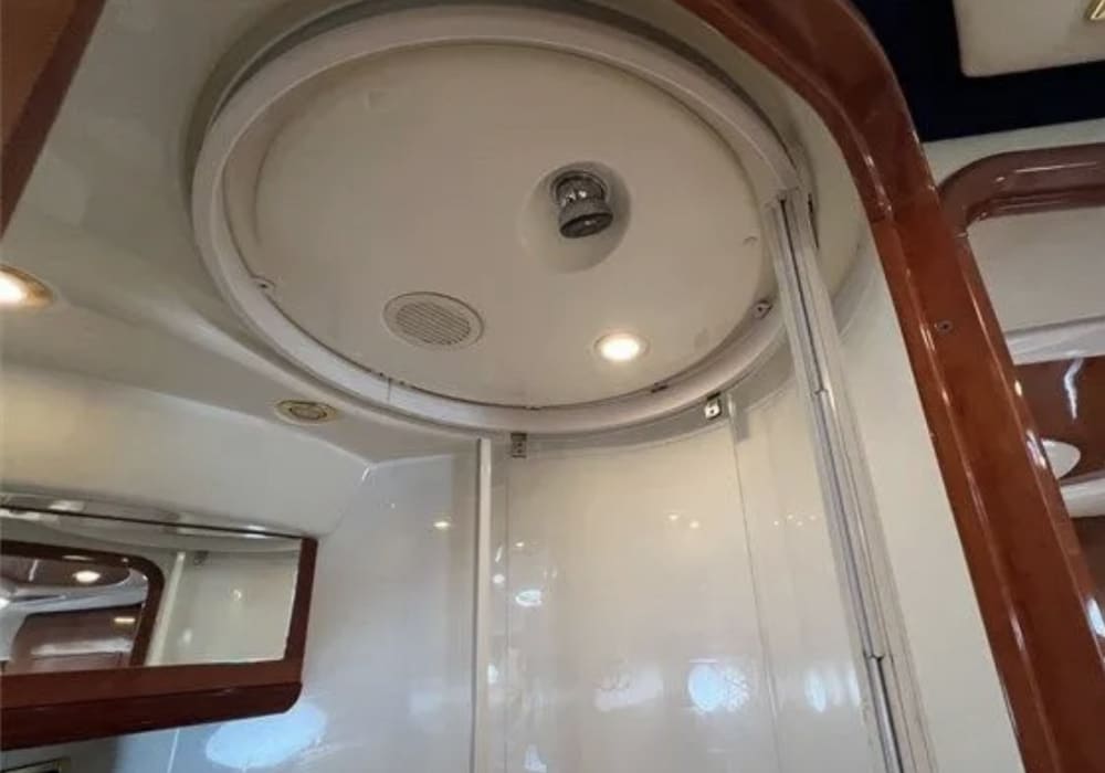 La tua fuga VIP a Blanes: un viaggio di 4 ore su uno yacht a motore.