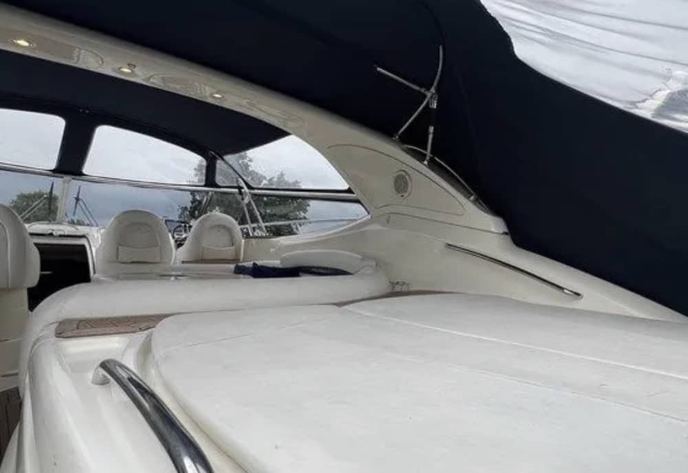 La tua fuga VIP a Blanes: un viaggio di 4 ore su uno yacht a motore.