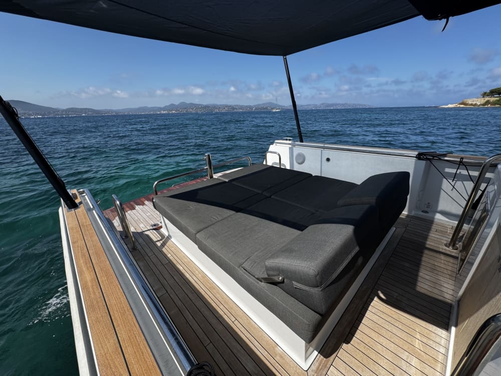 A full day of magic in Port Grimaud on a motorboat