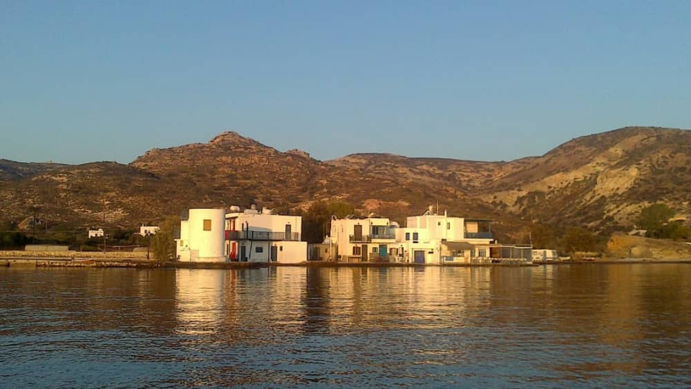 Ιστιοπλοΐα με Ανατολή & Περιήγηση Γαλήνης – Μήλος με το Πρωινό Φως