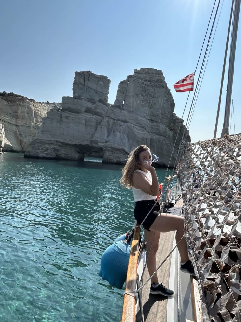 Κλέφτικο: Ιστιοπλοΐα, κολύμπι και φαγητό σε κρησφύγετο πειρατών