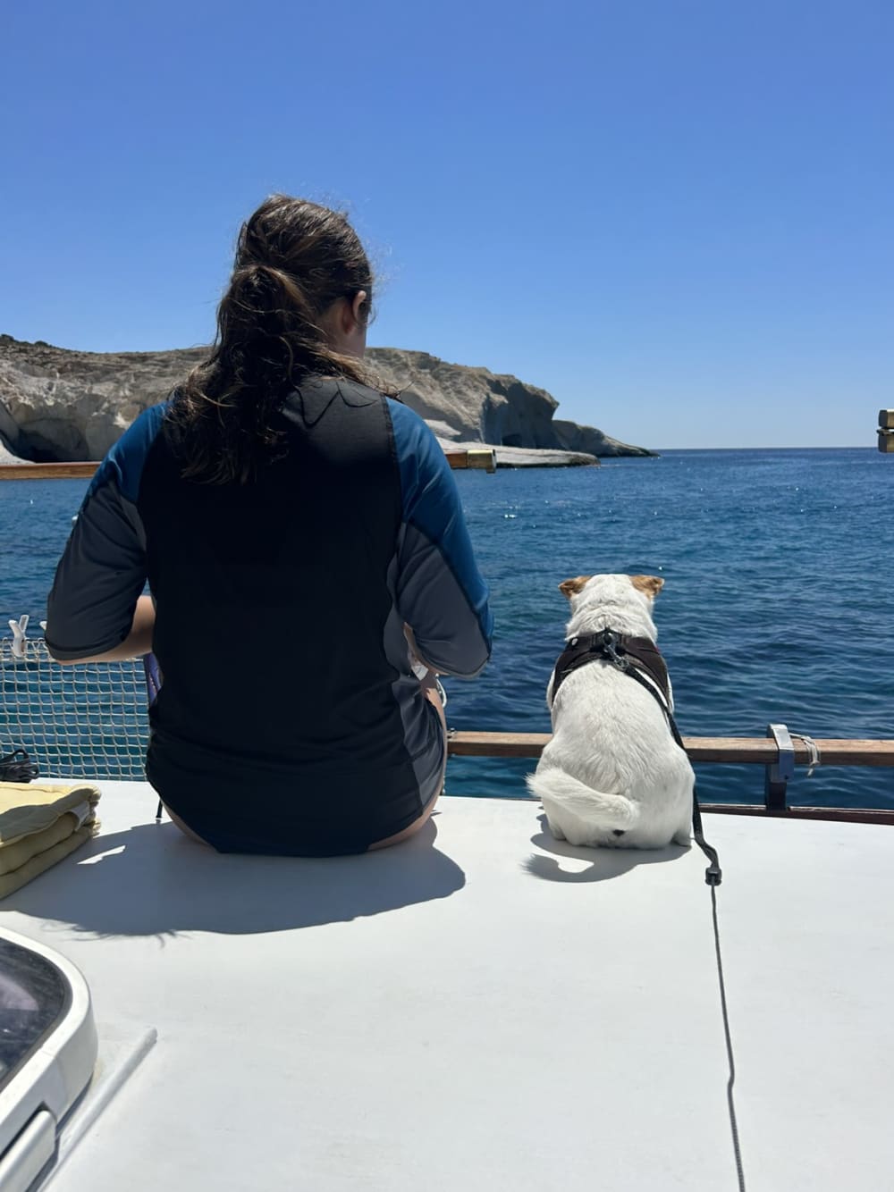 Κλέφτικο: Ιστιοπλοΐα, κολύμπι και φαγητό σε κρησφύγετο πειρατών