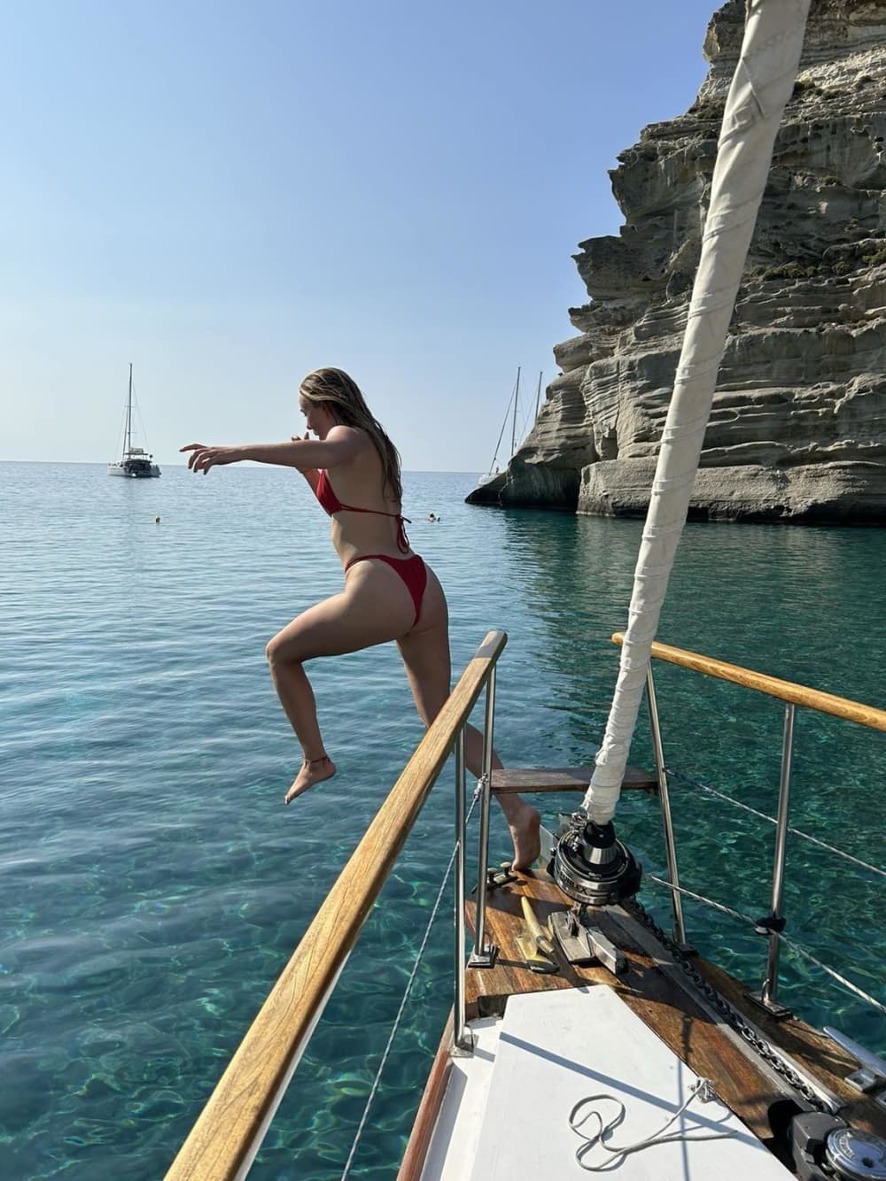 Κλέφτικο: Ιστιοπλοΐα, κολύμπι και φαγητό σε κρησφύγετο πειρατών