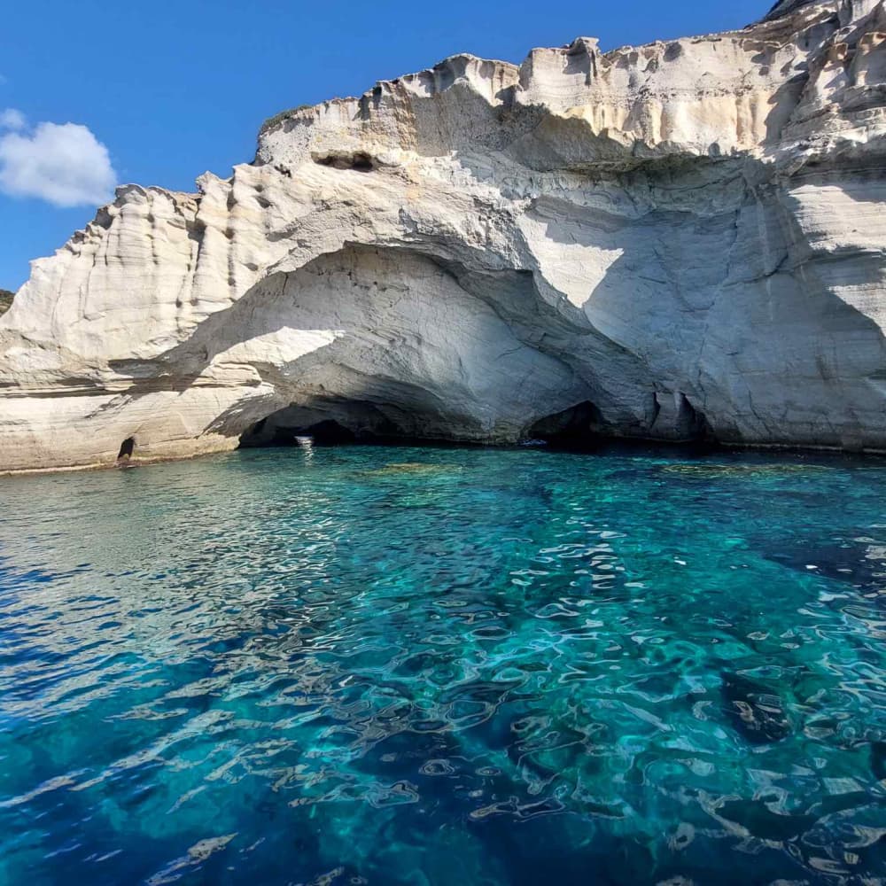 Experiencia Kleftiko: navega, nada y cena en el escondite de un pirata