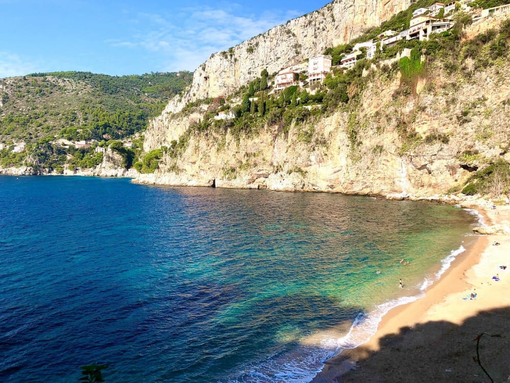En hemlig flykt från Cap-d’Ail: bege dig till den sublima Mala-stranden
