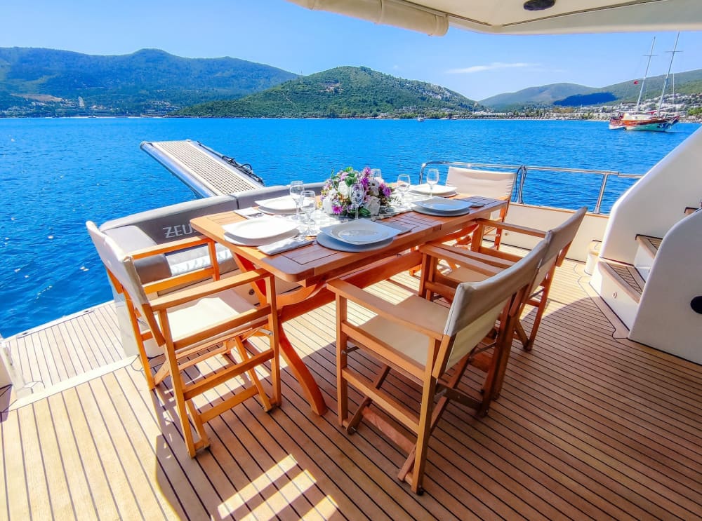 Bodrum Blue Escape : Croisière baignade et détente dans la baie avec déjeuner