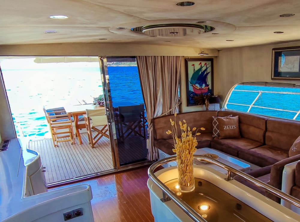 Bodrum Blue Escape : Croisière baignade et détente dans la baie avec déjeuner