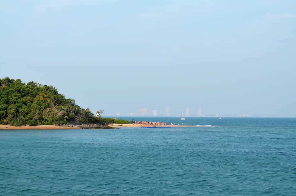 Monkey Island Escape – Private Yacht Experience