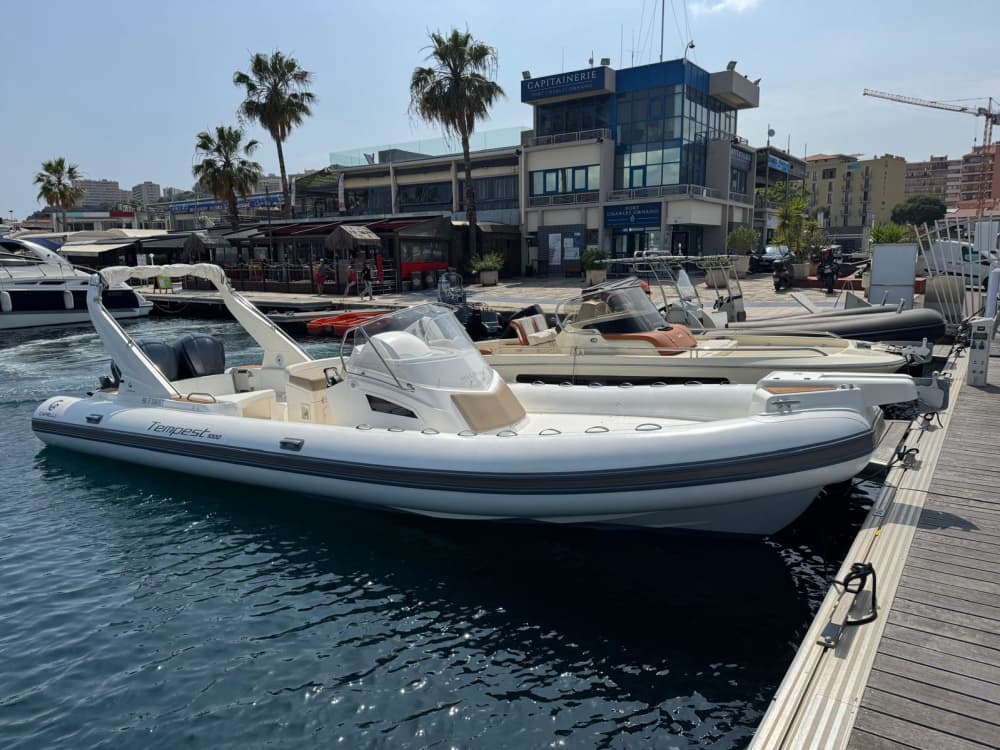 Ανακαλύψτε το Πόρτο Βέκιο σε μια ολοήμερη εκδρομή με μηχανοκίνητο σκάφος
