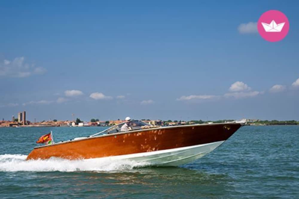 Around Venice: A complete journey through the most evocative islands and canals