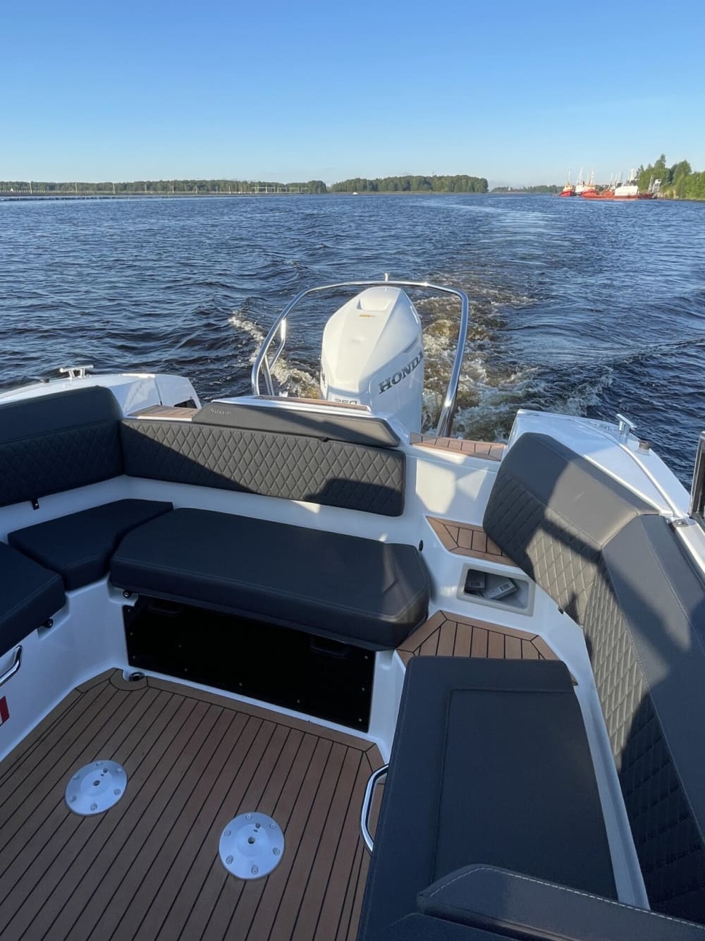 4 horas para explorar Estocolmo em uma lancha.