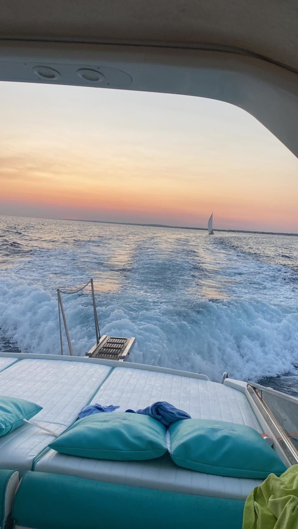 Esperienza Privata in Barca tra Relax e Mare Salentino