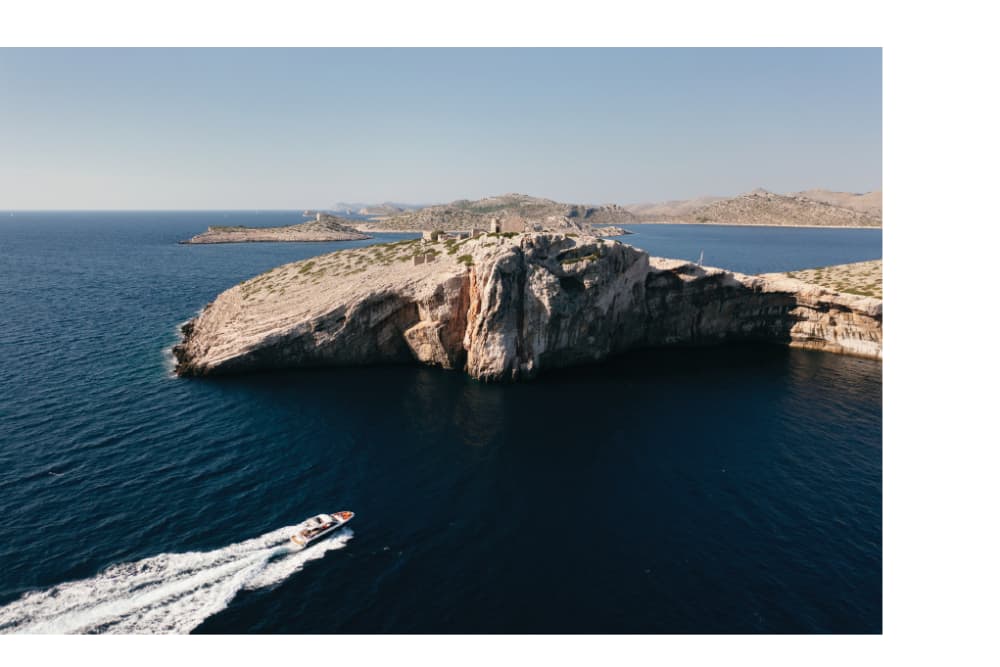 Passeio personalizado Dugi Otok – Lancha rápida de 9h com almoço