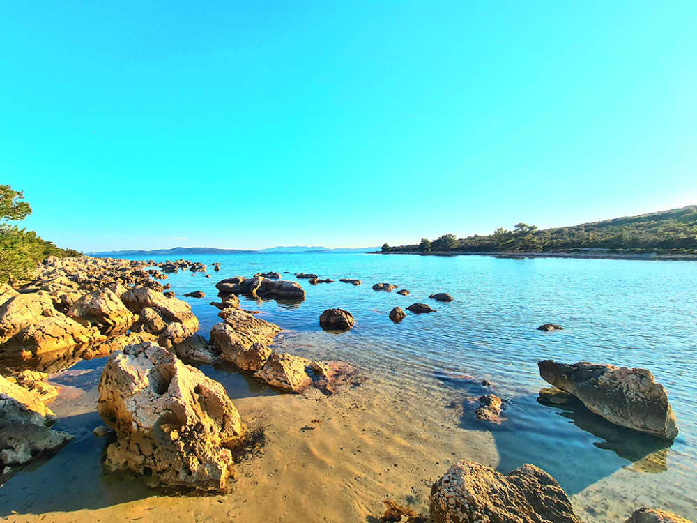 Passeio personalizado Dugi Otok – Lancha rápida de 9h com almoço