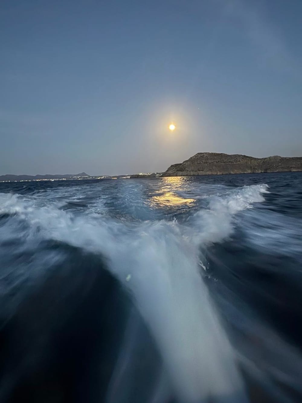 Crociera privata di 4 ore al tramonto sull'isola di Thodorou