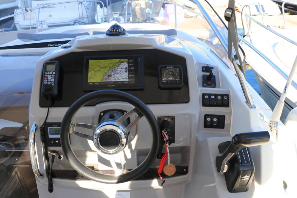 Desfrute de 9 horas em uma lancha em Mônaco.