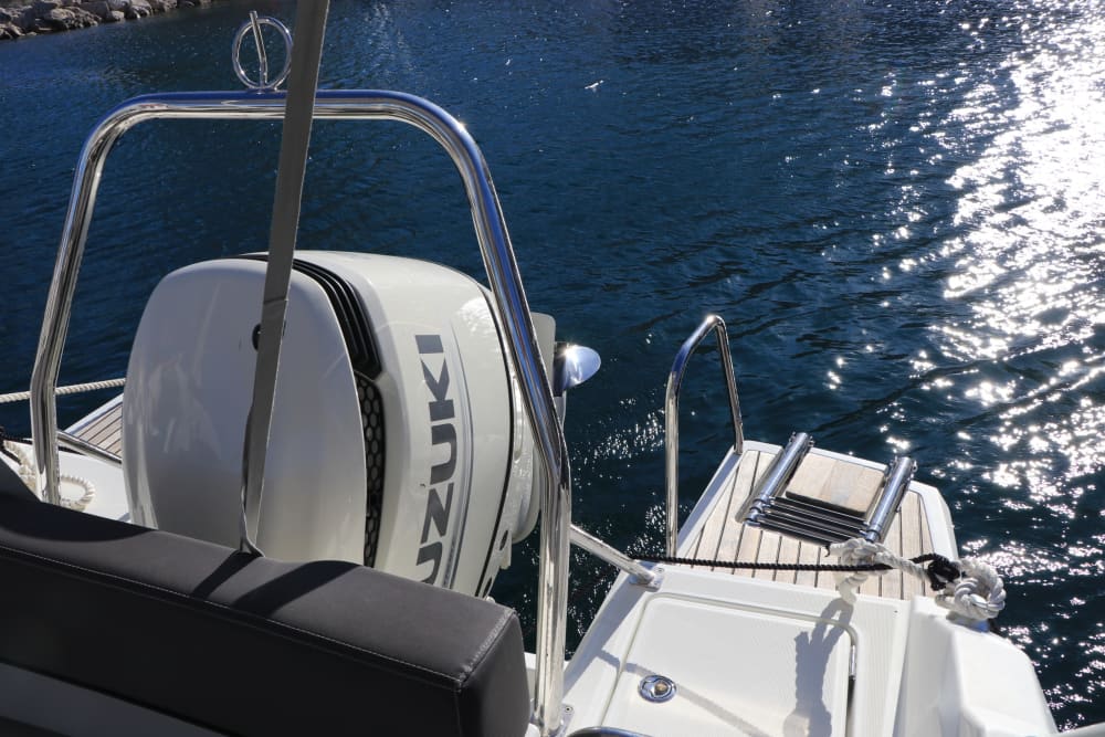 Desfrute de 9 horas em uma lancha em Mônaco.