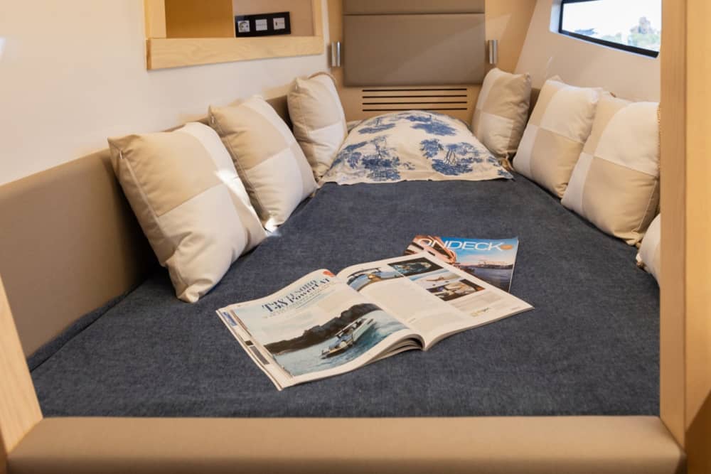 Huur een motorboot voor 4 uur plezier.