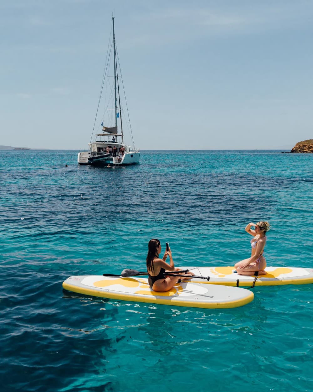 Croisière d'une demi-journée (matin) ou croisière avec dîner en catamaran