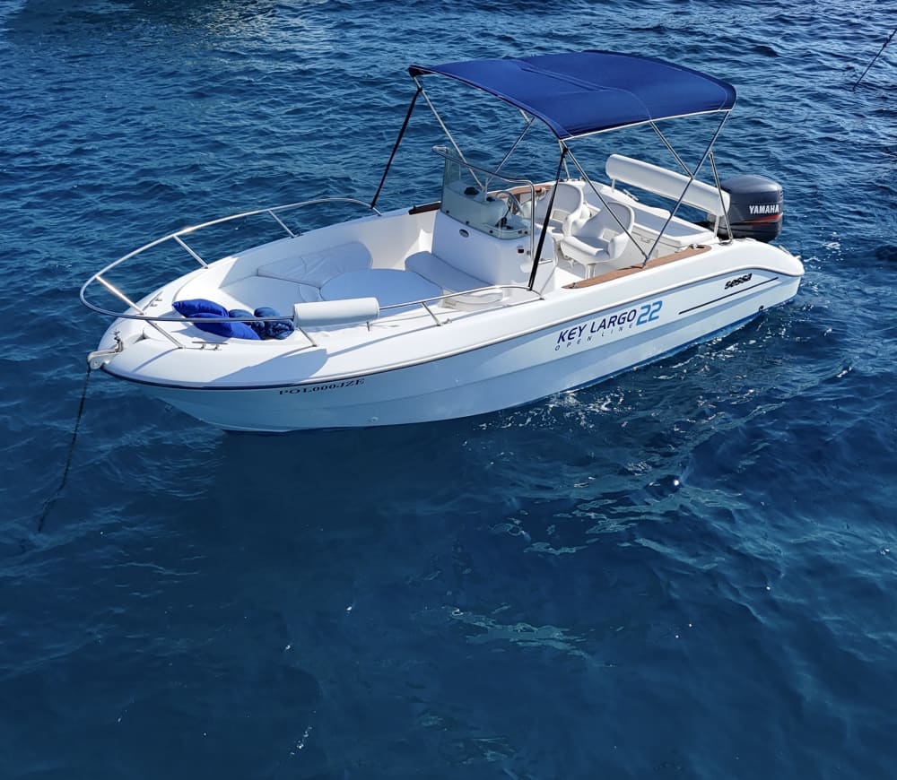 Rent a motorboat for 3h30 of fun