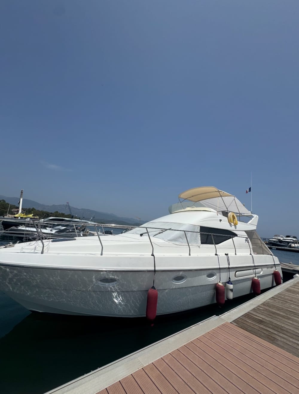 Vue imprenable sur Porto-Vecchio&nbsp;: une journée exceptionnelle à bord d’un yacht à moteur