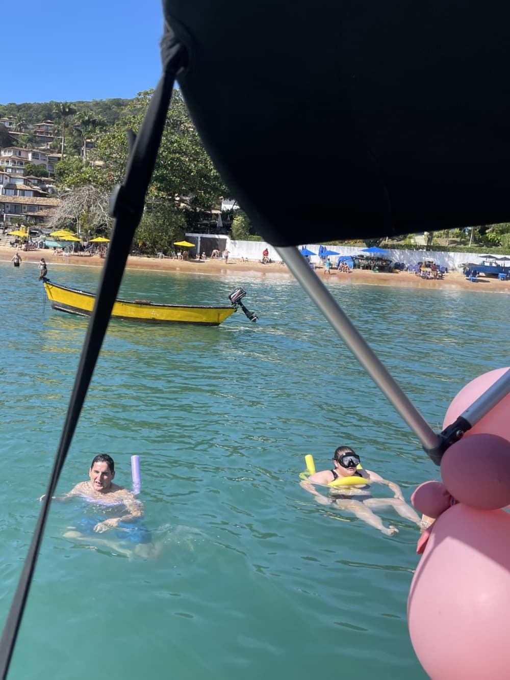 Votre journée à Armação dos Búzios : Louez un bateau à moteur pour 9h de découverte