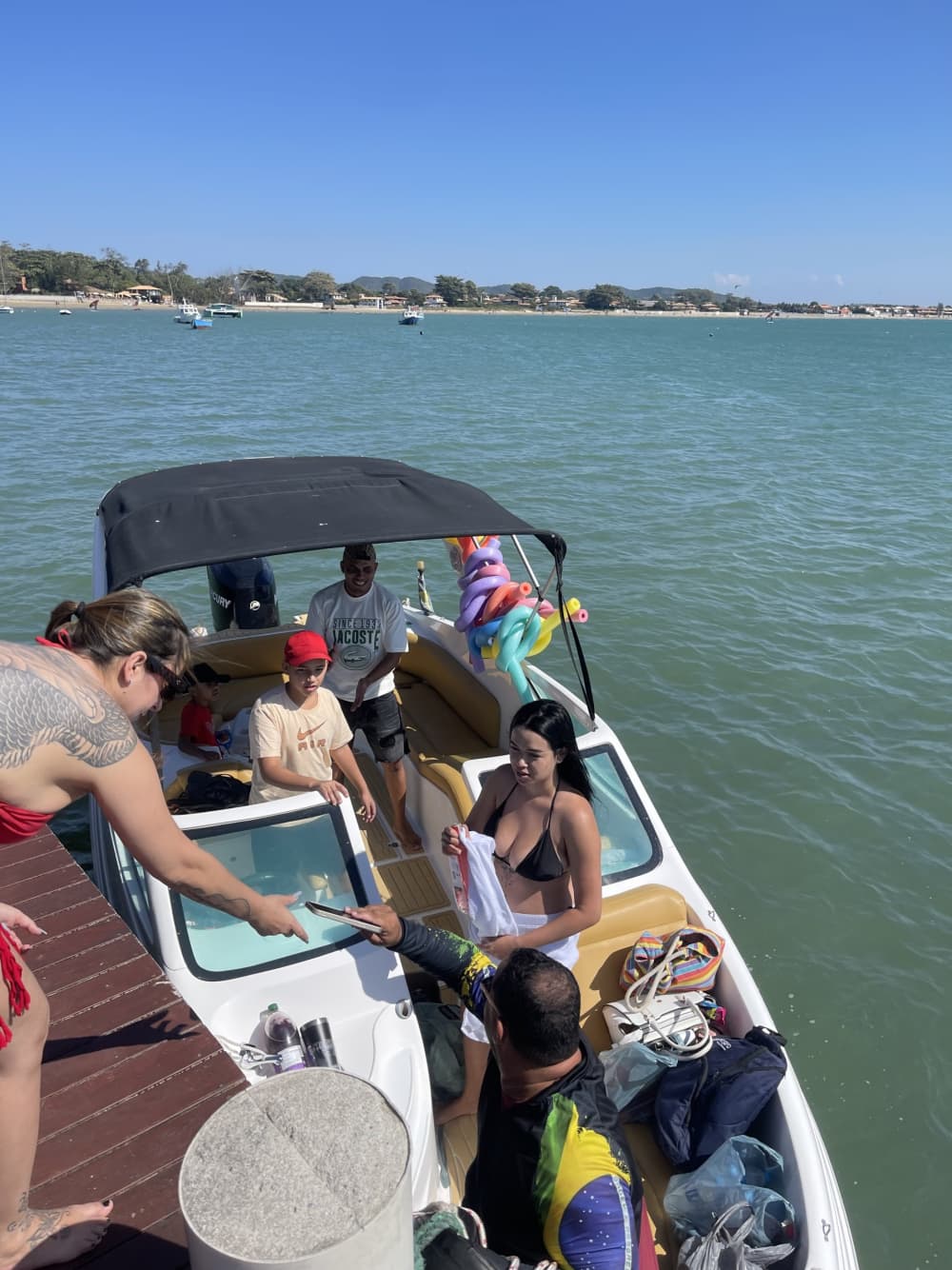 Votre journée à Armação dos Búzios : Louez un bateau à moteur pour 9h de découverte