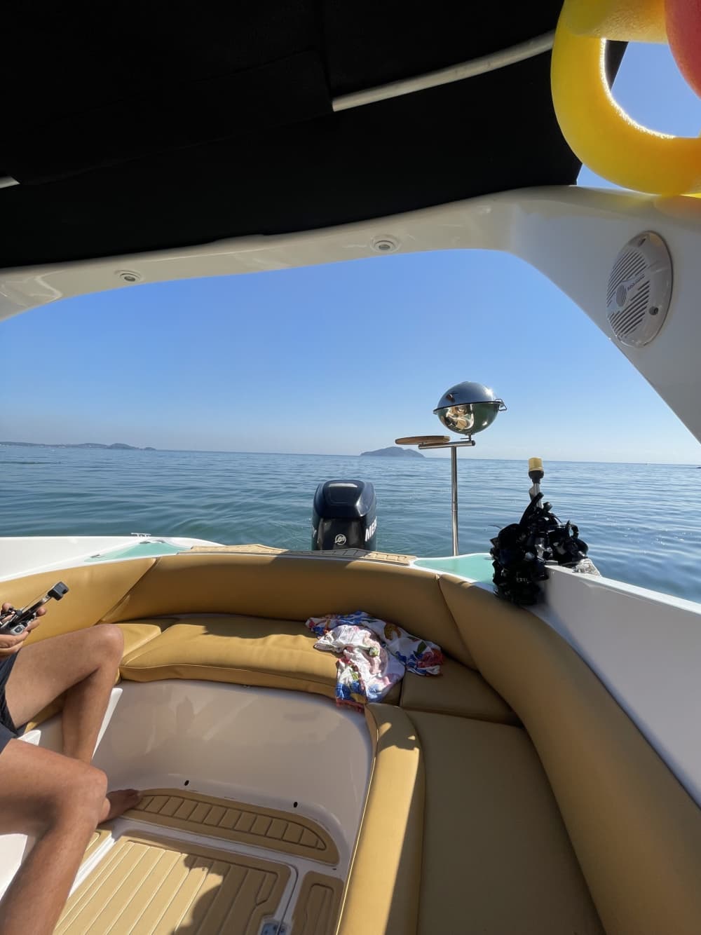 Votre journée à Armação dos Búzios : Louez un bateau à moteur pour 9h de découverte