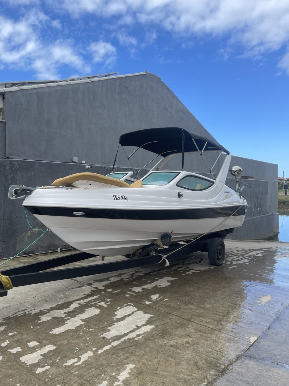 Votre journée à Armação dos Búzios : Louez un bateau à moteur pour 9h de découverte