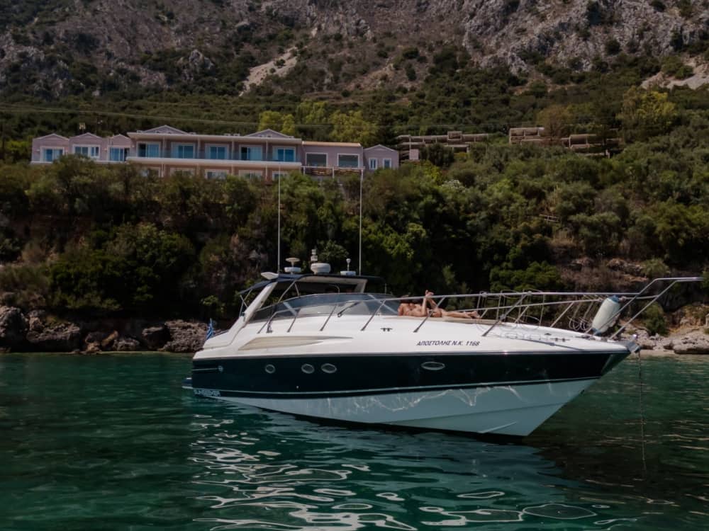 Luxe halve dagcruise: van Ypsos naar Kassiopi met stops bij verborgen stranden