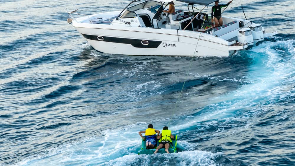 Etna en de Faraglioni: 5 uur durende tour van Giardini Naxos naar Catania