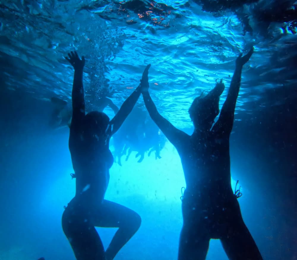 Ιδιωτική Γαλάζια Σπηλιά, Κρυμμένες Σπηλιές & Αμμώδης Παραλία – ΝΕΟ Ταχύπλοο, Εξερευνήστε τα Νησιά Ελαφίτι 8 ώρες