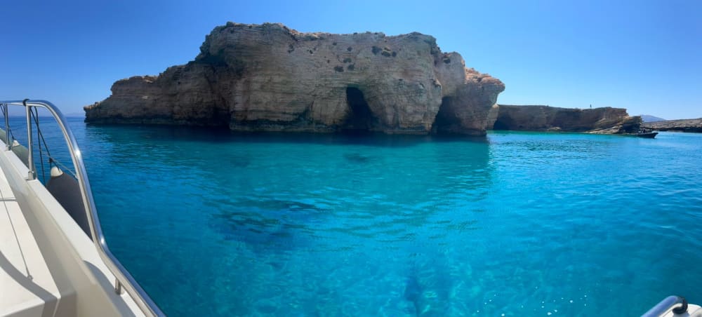Rhenia, Delos och Mykonos södra kust | Privat heldagskryssning med yacht
