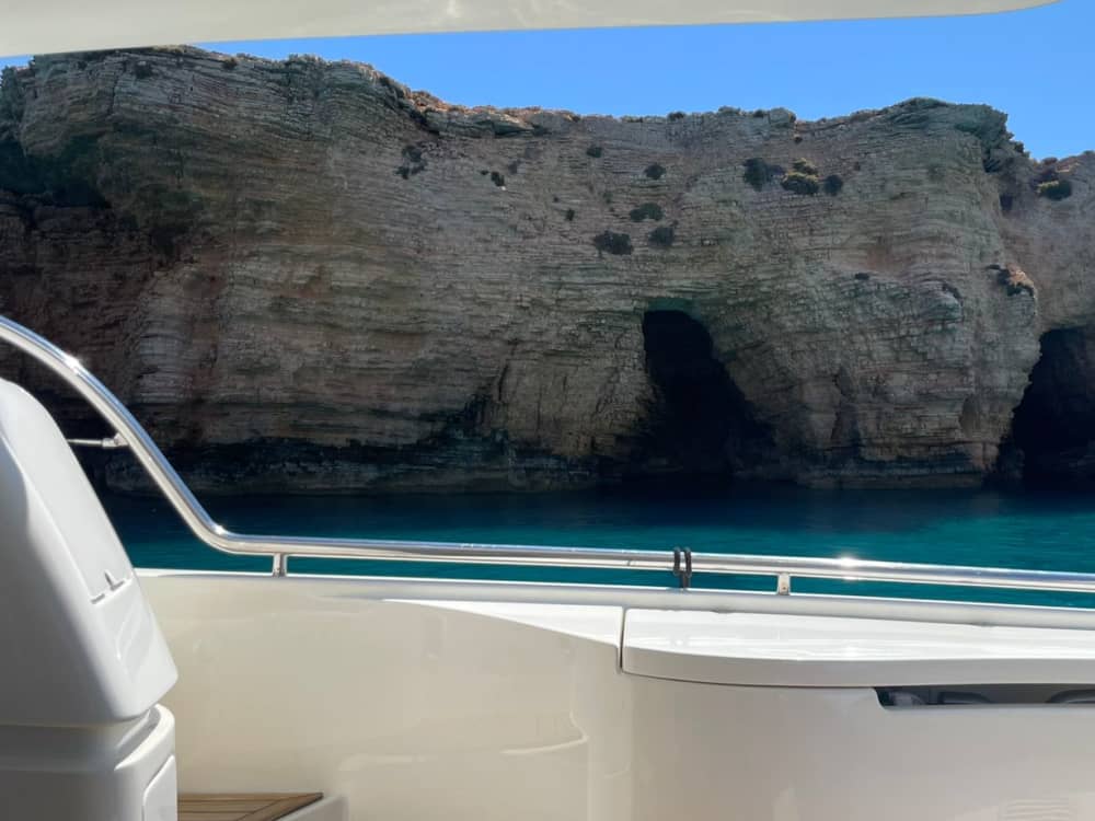 Rhenia, Delos och Mykonos södra kust | Privat heldagskryssning med yacht