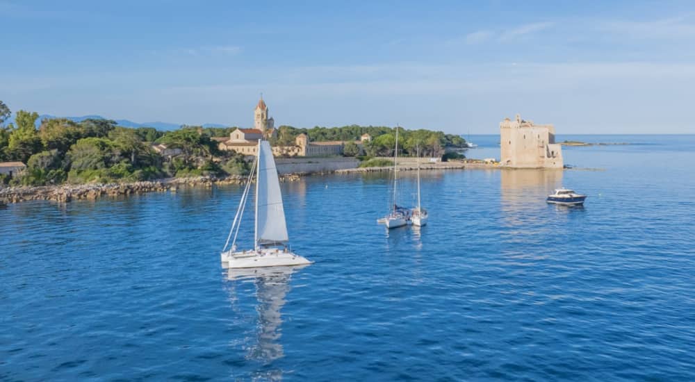Half-day catamaran trip - Bay of Cannes and Lérins Islands departing from Mandelieu-la-Napoule