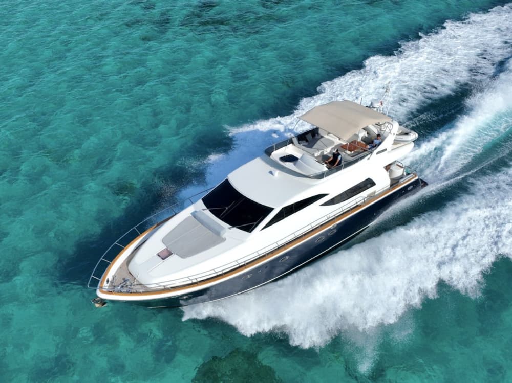 Experiência de Iate em Ibiza: Descubra Enseadas Escondidas