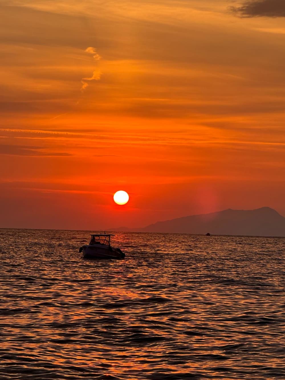 An Unforgettable Sunset on the Sea