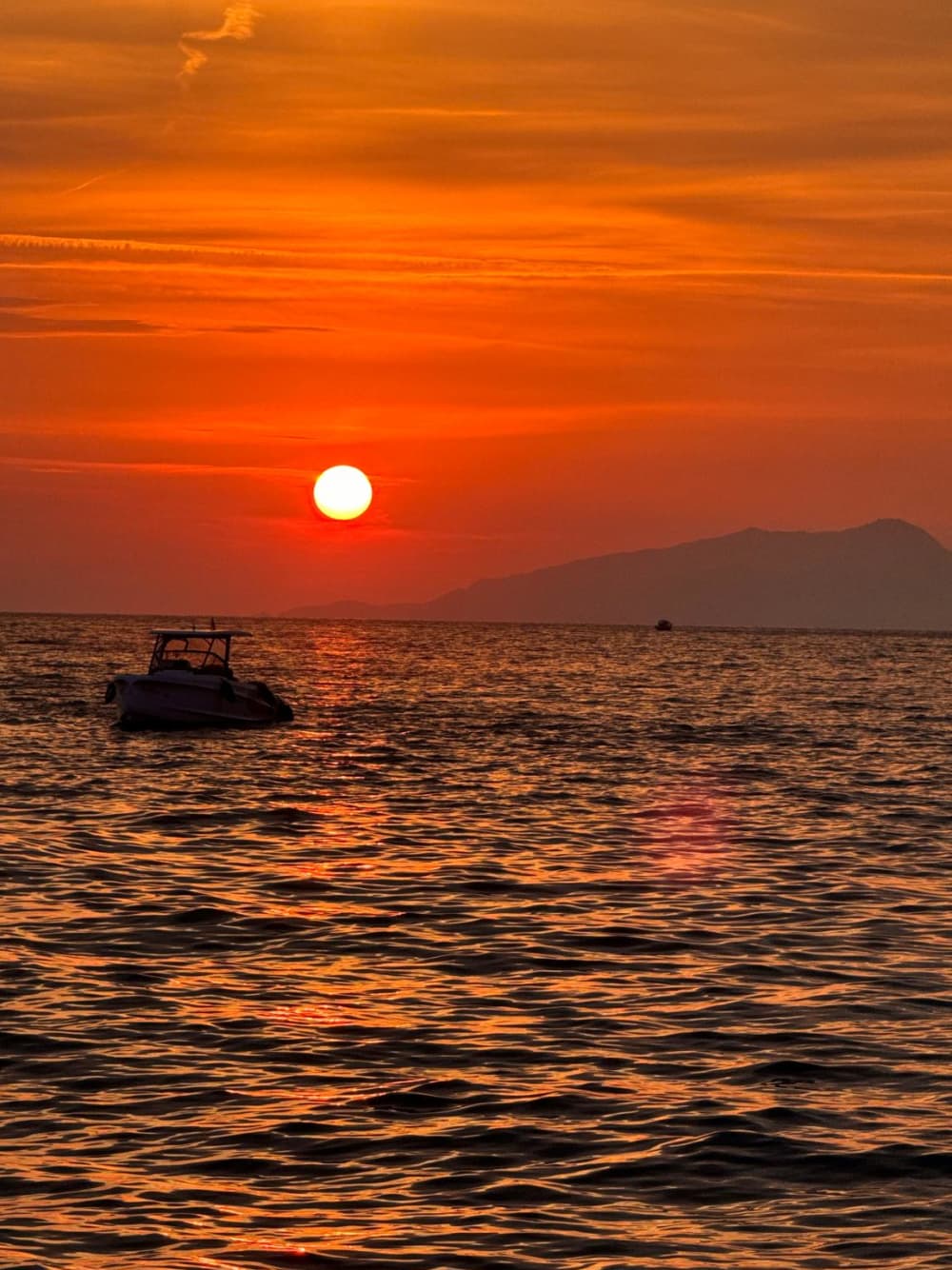 An Unforgettable Sunset on the Sea