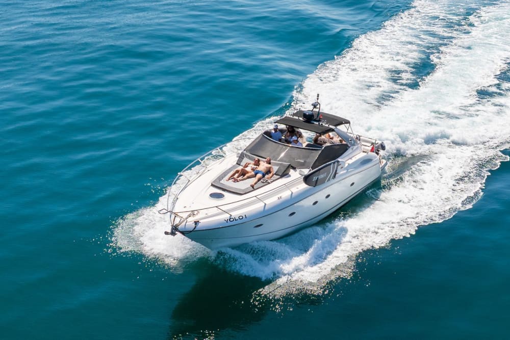 Eine 4-stündige Bootstour ab Vilamoura: Der ultimative Algarve-Ausflug mit Wassersport