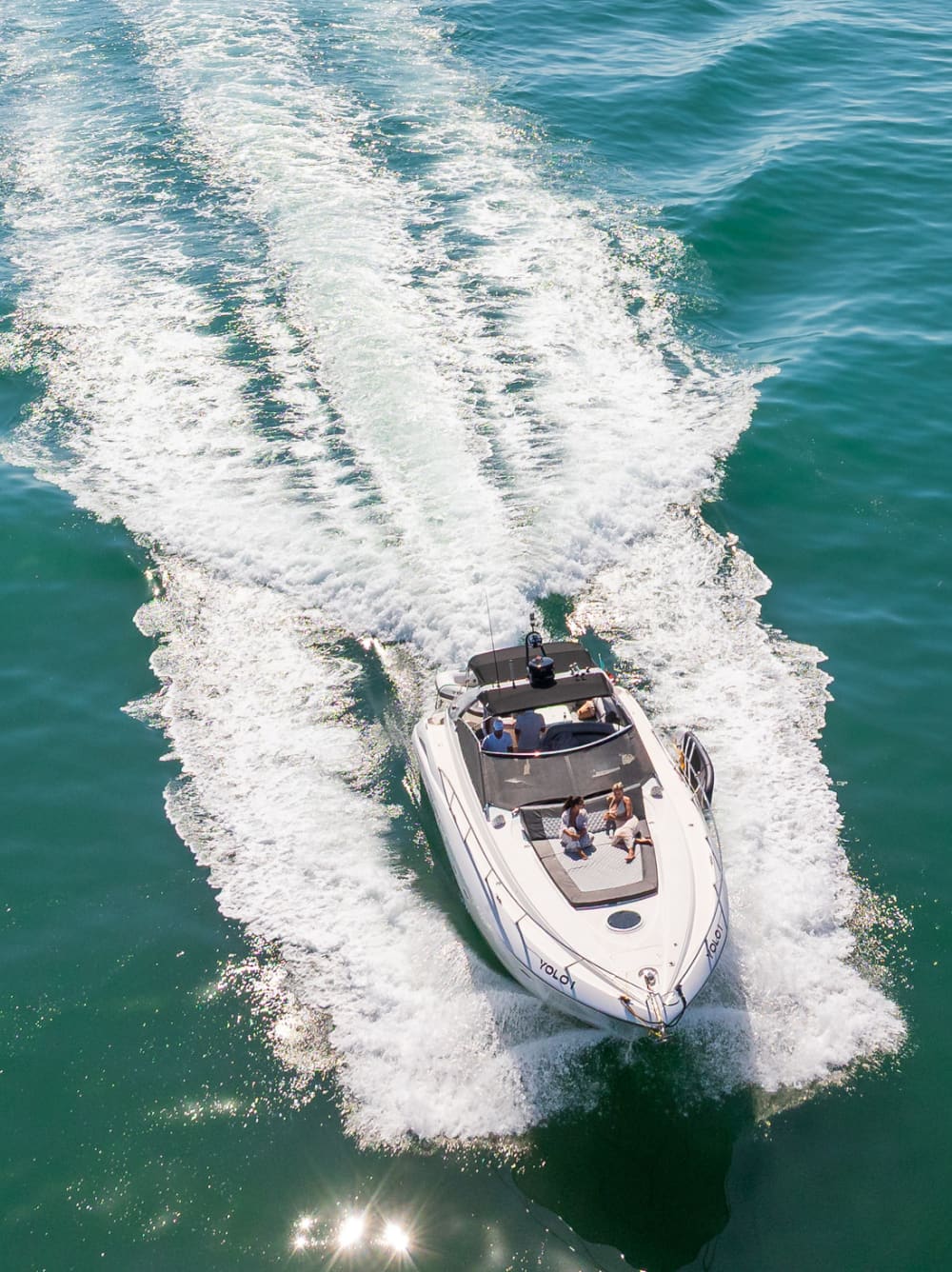 Eine 4-stündige Bootstour ab Vilamoura: Der ultimative Algarve-Ausflug mit Wassersport