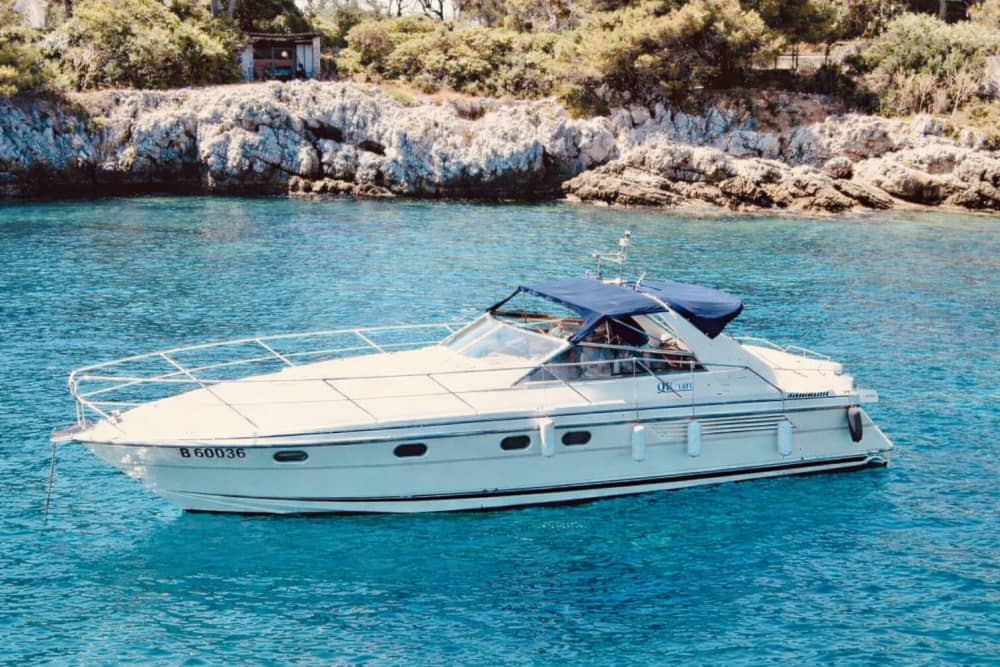 Feuerwerksabend auf einem privaten Boot in Cannes – VIP-Erlebnis auf See (19–23 Uhr)