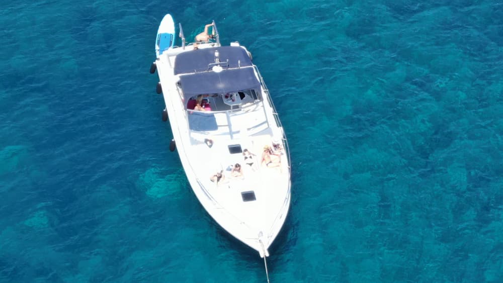 Feuerwerksabend auf einem privaten Boot in Cannes – VIP-Erlebnis auf See (19–23 Uhr)